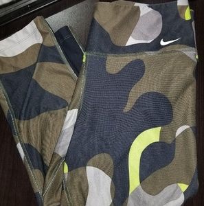 Army workout leggings